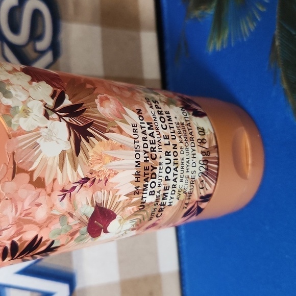 Bath &  Body Works Fall in Bloom Ultimate Hydration Body Cream - Picture 4 of 5